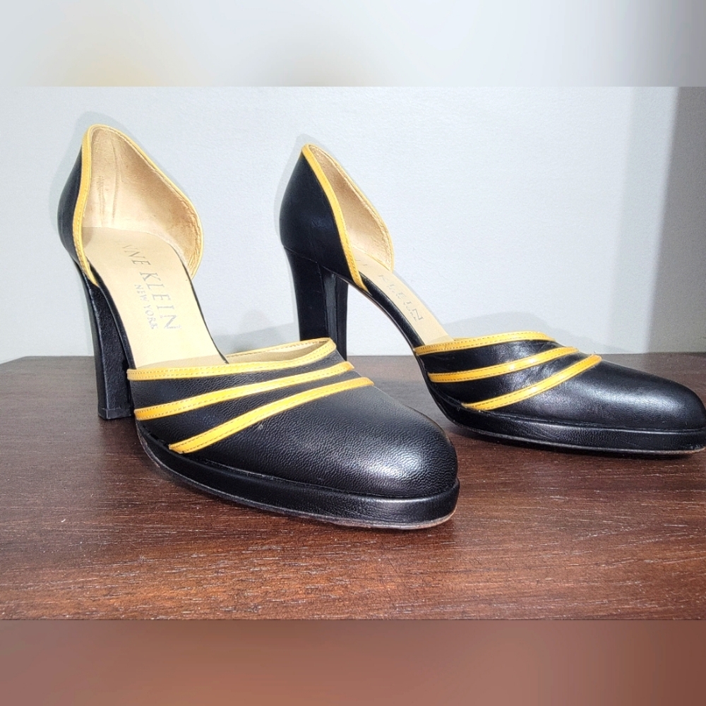 Anne Klein New York Black and Gold Made in Italy Leather Heels Women's Size 6.5M